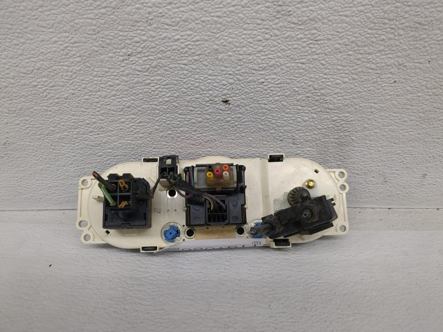 2001-2004 Ford Escape Climate Control Module Temperature AC/Heater Replacement Fits Fits 2001 2002 2003 2004 OEM Used Auto P