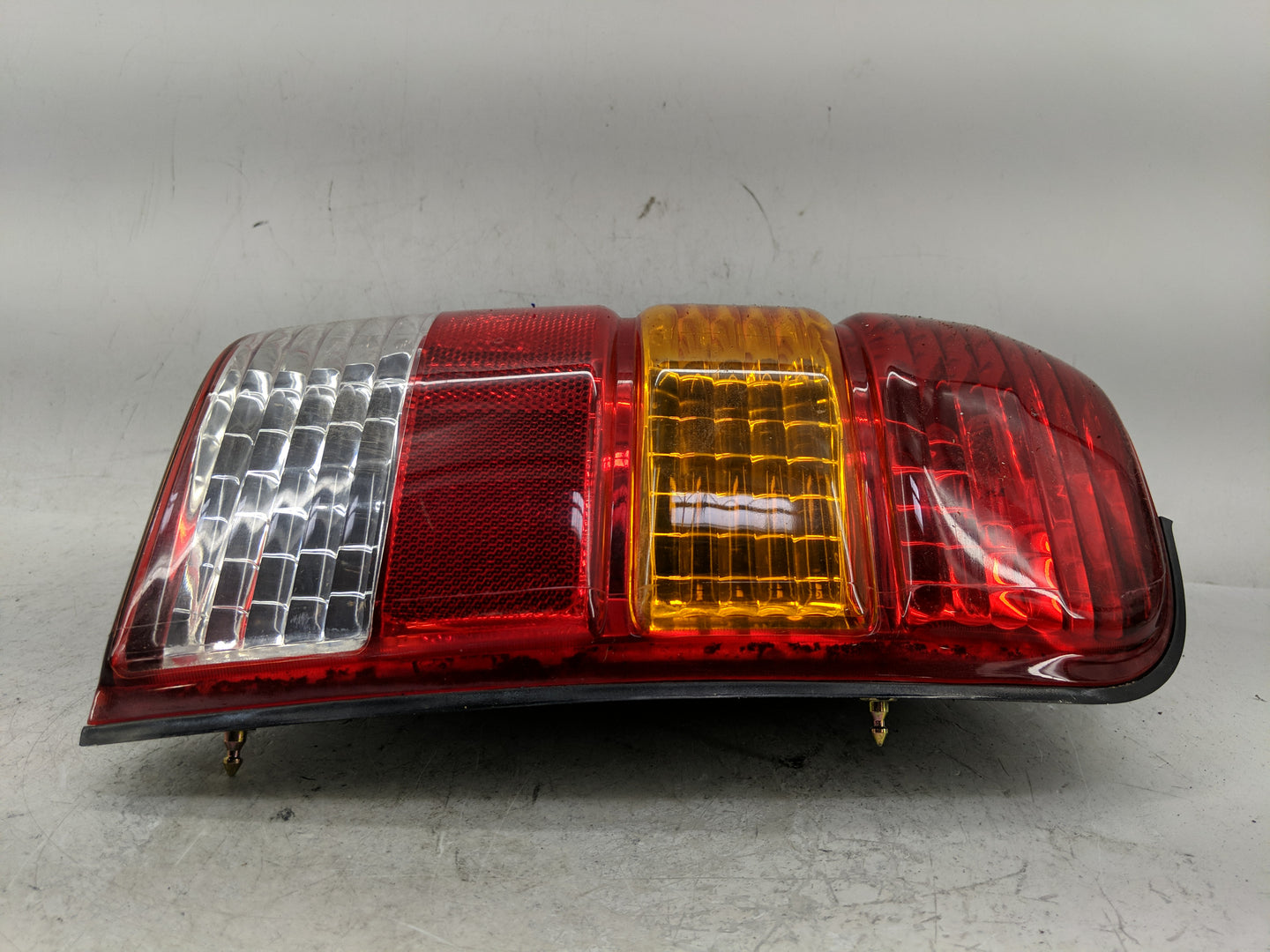 2001-2007 Ford Escape Tail Light Assembly Passenger Right OEM Fits Fits 2001 2002 2003 2004 2005 2006 2007 OEM Used Auto Par