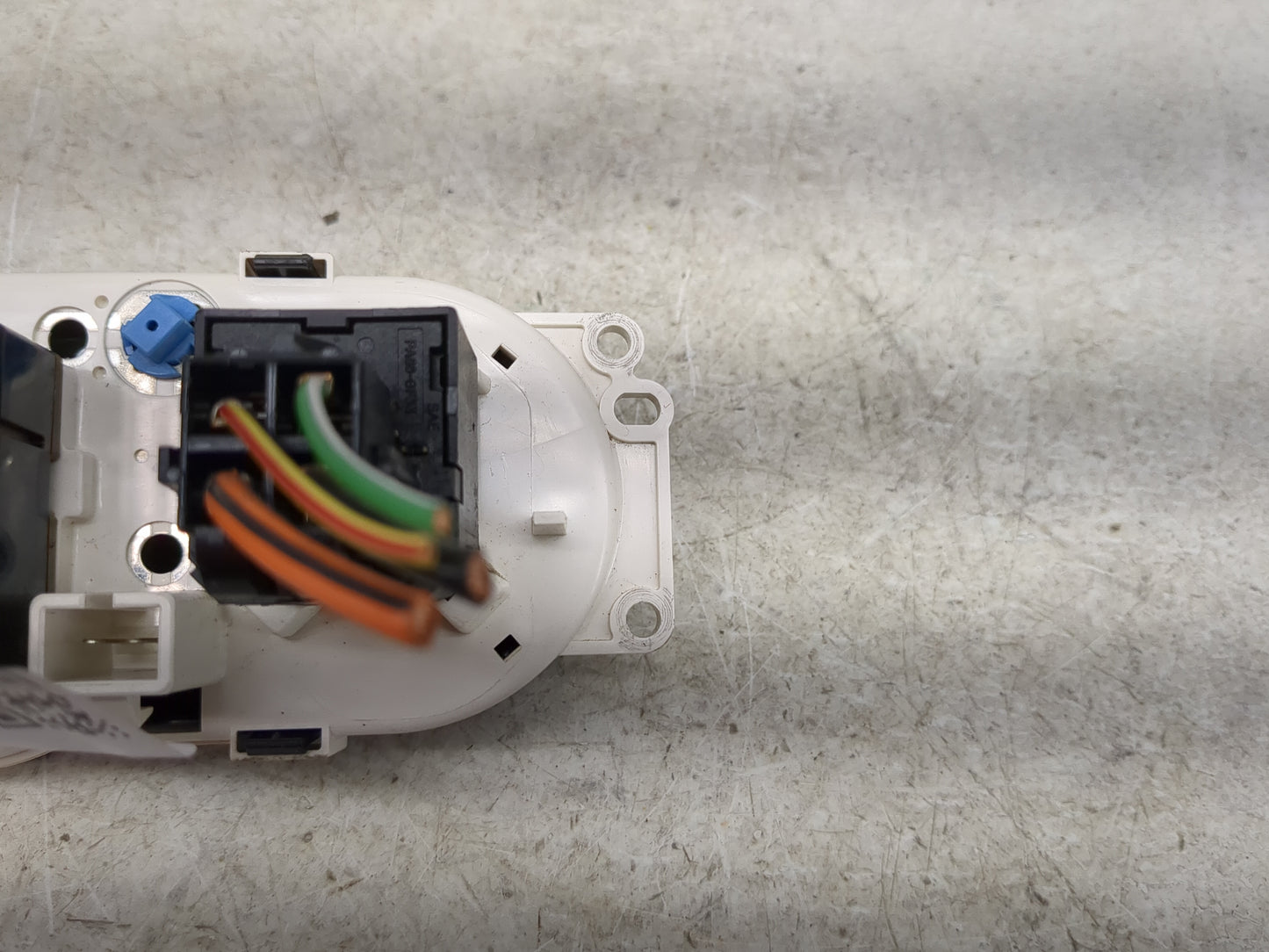 2001-2002 Ford Escape Climate Control Module Temperature AC/Heater Replacement P/N:YL8H-19980-A Fits Fits 2001 2002 OEM Used