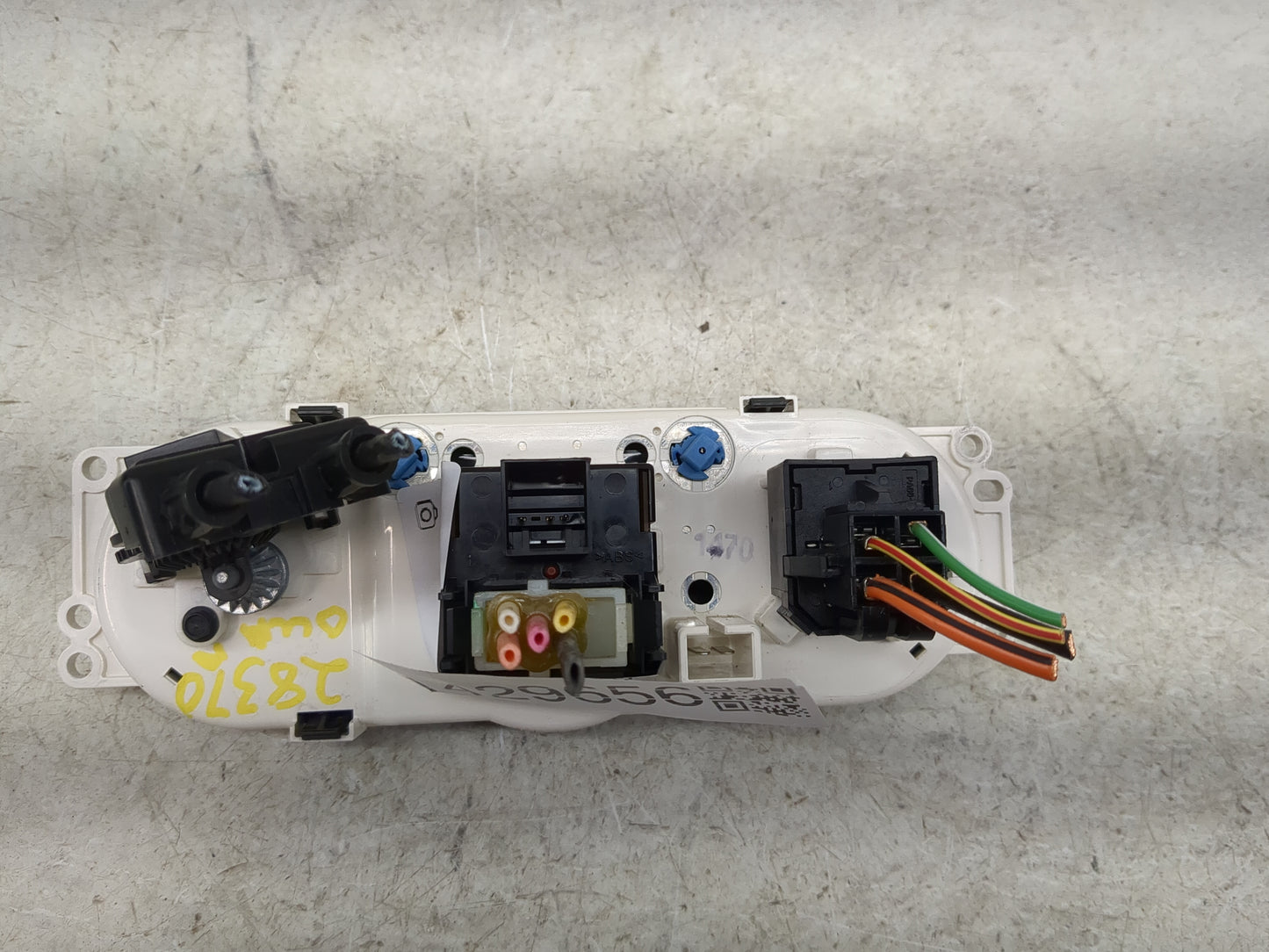 2001-2002 Ford Escape Climate Control Module Temperature AC/Heater Replacement P/N:YL8H-19980-A Fits Fits 2001 2002 OEM Used