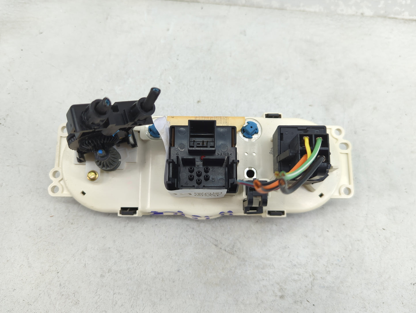 2001-2002 Ford Escape Climate Control Module Temperature AC/Heater Replacement P/N:YL8H-19980-A 19980A Fits Fits 2001 2002 O