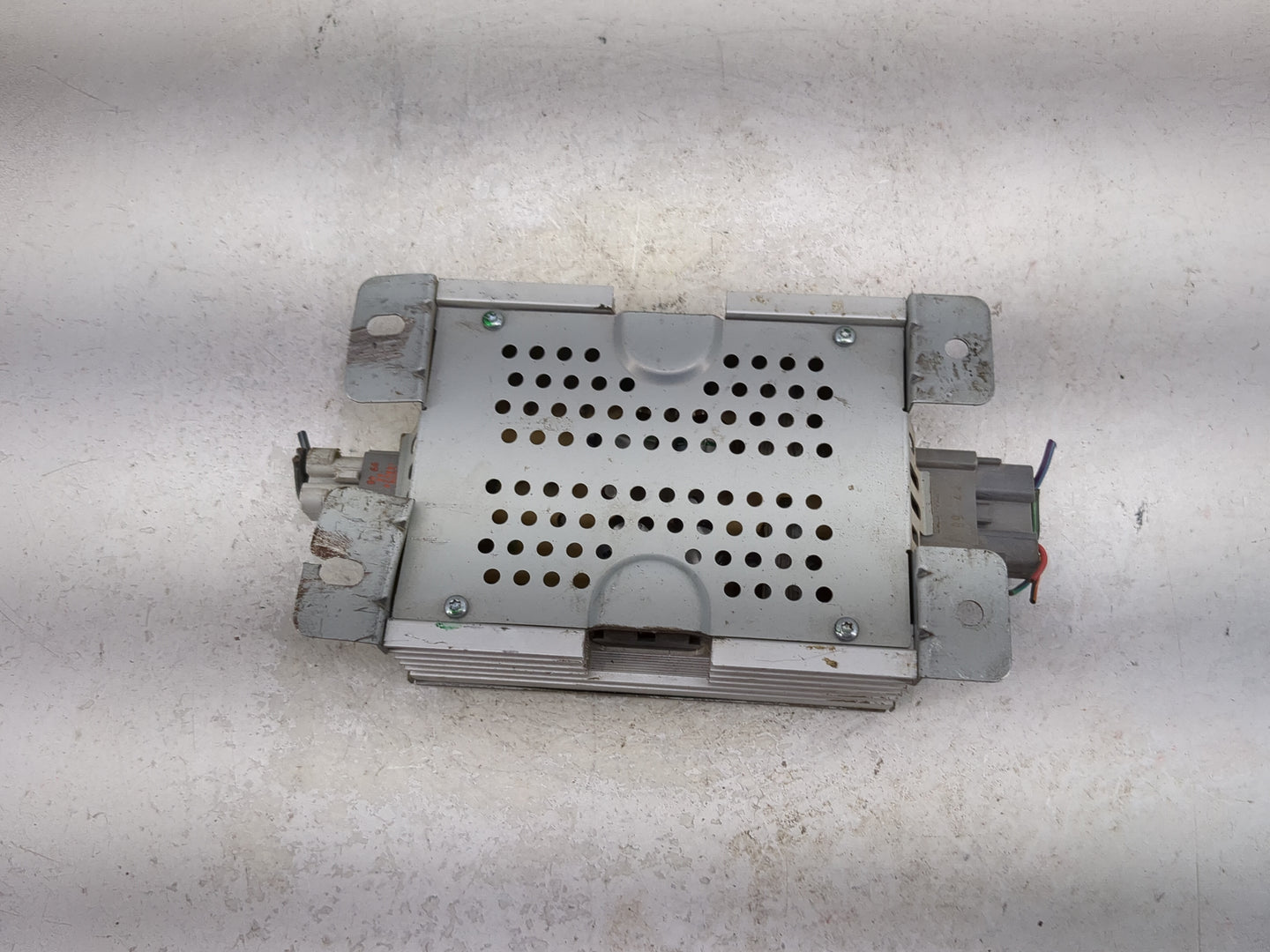 2001-2004 Ford Escape Radio Speaker Amplifier Yl8f-18c808-ac - Oemusedautoparts1.com