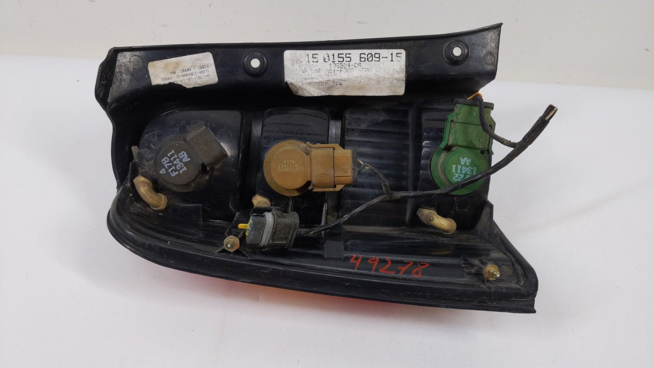 2001-2007 Ford Escape Tail Light Assembly Passenger Right OEM P/N:1L84-13B504-D 4L84-13B504-D Fits OEM Used Auto Parts - Oem