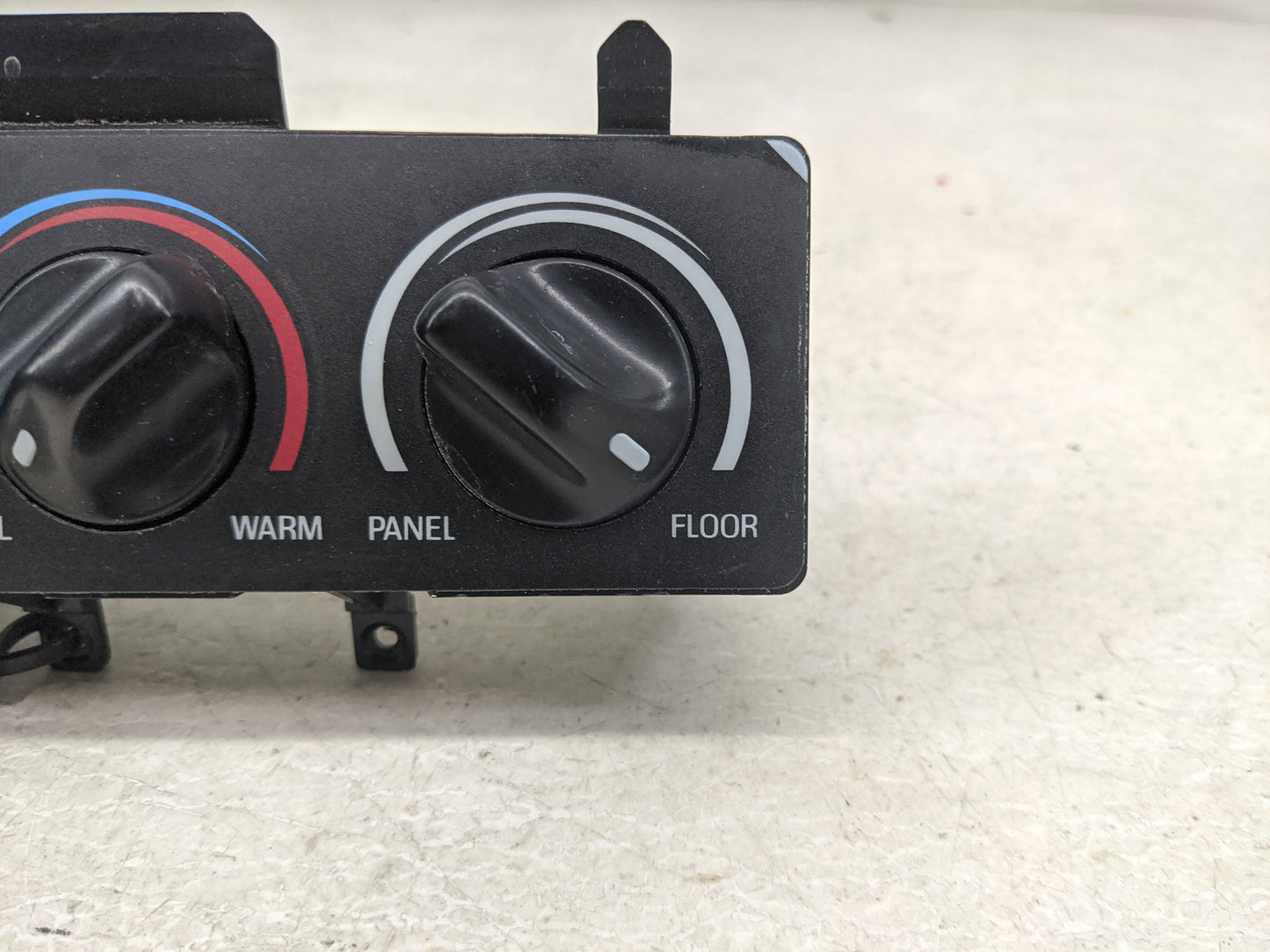 2000-2005 Ford Excursion Climate Control Module Temperature AC/Heater Replacement P/N:YC3H19E764BA Fits OEM Used Auto Parts 