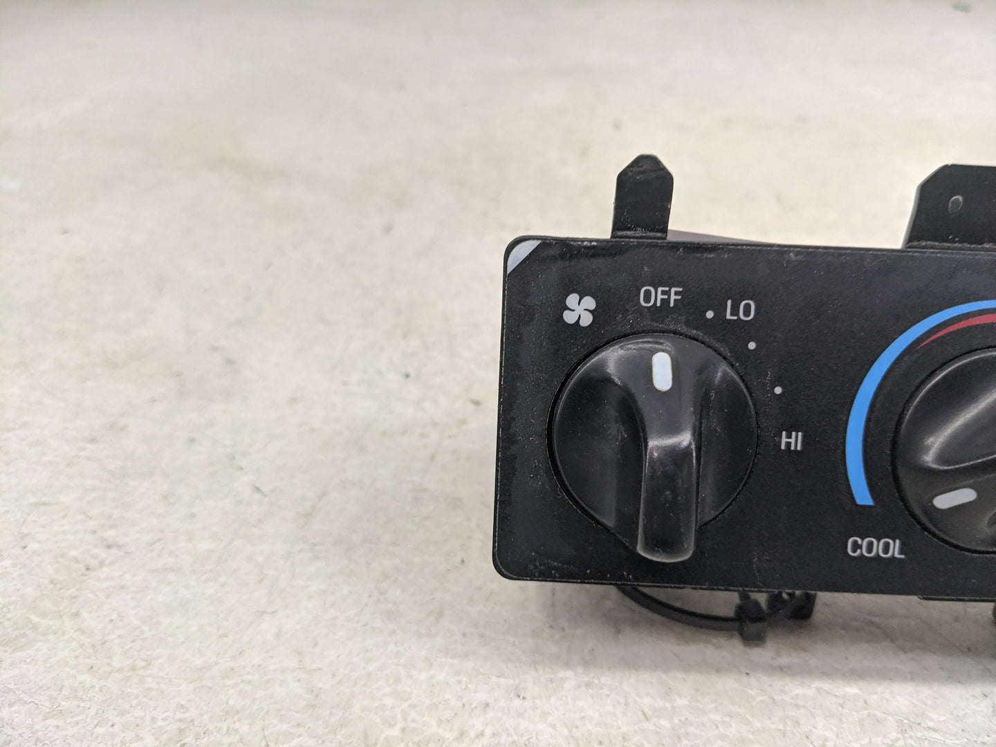 2000-2005 Ford Excursion Climate Control Module Temperature AC/Heater Replacement P/N:YC3H19E764BA Fits OEM Used Auto Parts 