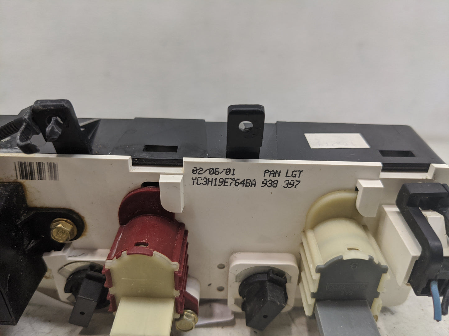 2000-2005 Ford Excursion Climate Control Module Temperature AC/Heater Replacement P/N:YC3H19E764BA Fits OEM Used Auto Parts 