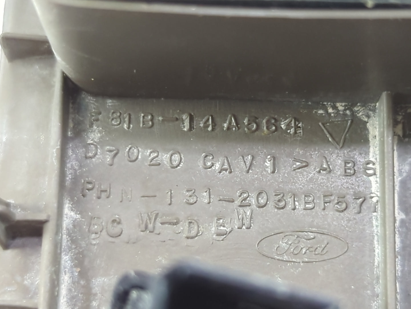 2001 Ford Excursion Passenger Right Power Window Switch - Oemusedautoparts1.com