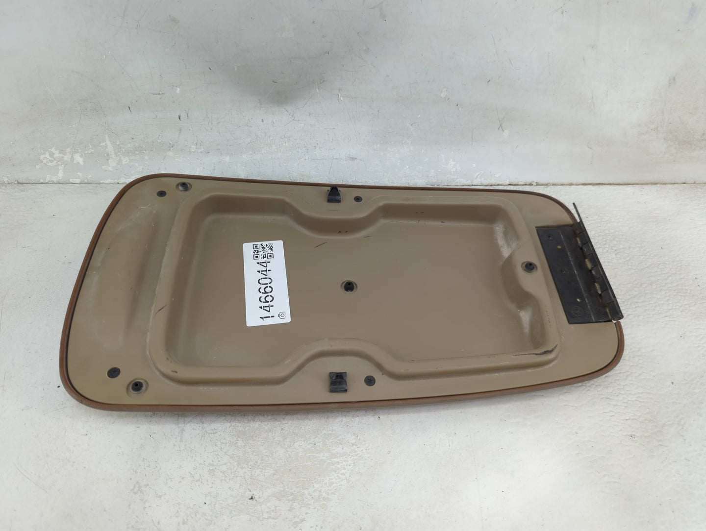 2001 Ford Excursion Center Console Armrest Cover Lid Fits OEM Used Auto Parts - Oemusedautoparts1.com