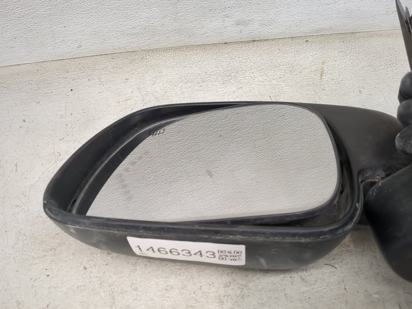 2001 Ford Excursion Driver Side View Mirror - Left Door Mirror OEM Used - Oemusedautoparts1.com
