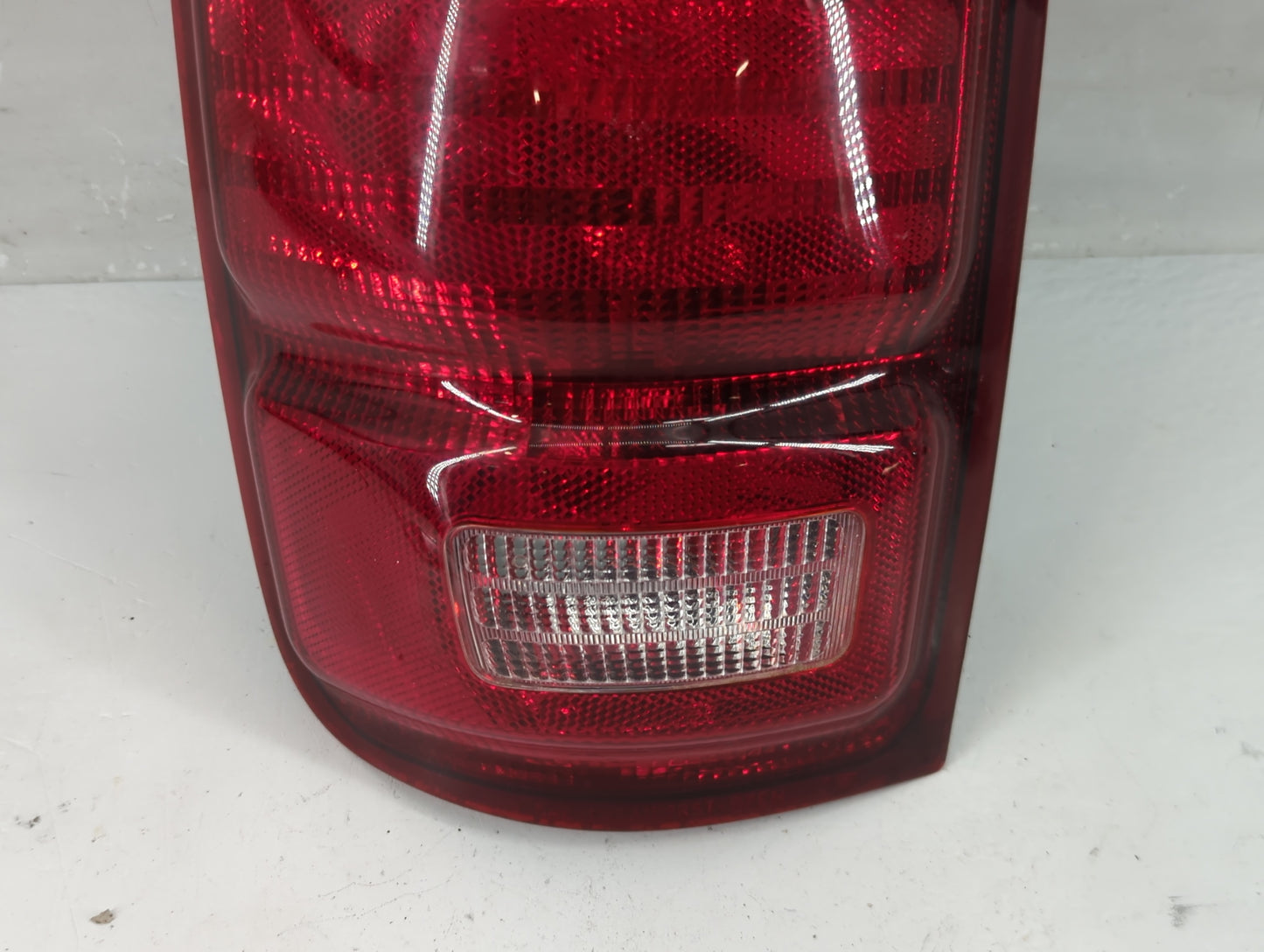 1997-2002 Ford Expedition Tail Light Assembly Driver Left OEM P/N:A1P2RST-97EN Fits Fits 1997 1998 1999 2000 2001 2002 OEM U