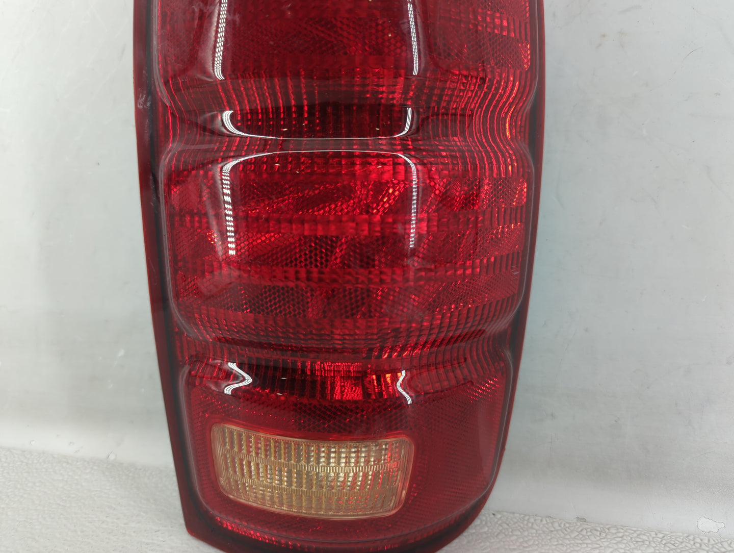 1997-2002 Ford Expedition Tail Light Assembly Passenger Right OEM Fits Fits 1997 1998 1999 2000 2001 2002 OEM Used Auto Part