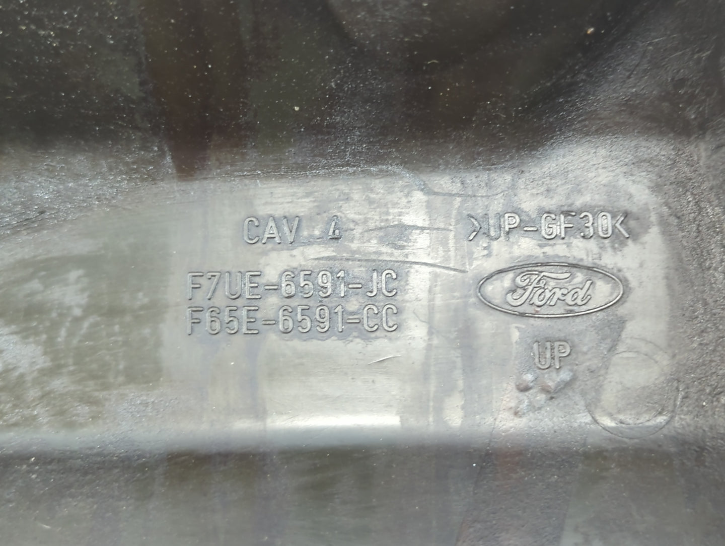 2002 Ford Expedition Engine Oil Pan P/N:F65E-6591-CC F7UE-6591-JC Fits Fits 1999 2000 2001 2003 2004 OEM Used Auto Parts - O