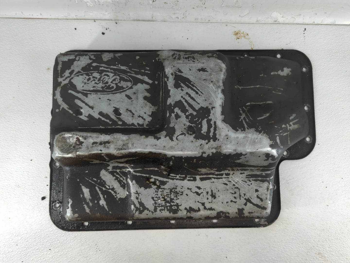 2002 Ford Expedition Engine Oil Pan Fits Fits 1999 2000 2001 2003 2004 OEM Used Auto Parts - Oemusedautoparts1.com