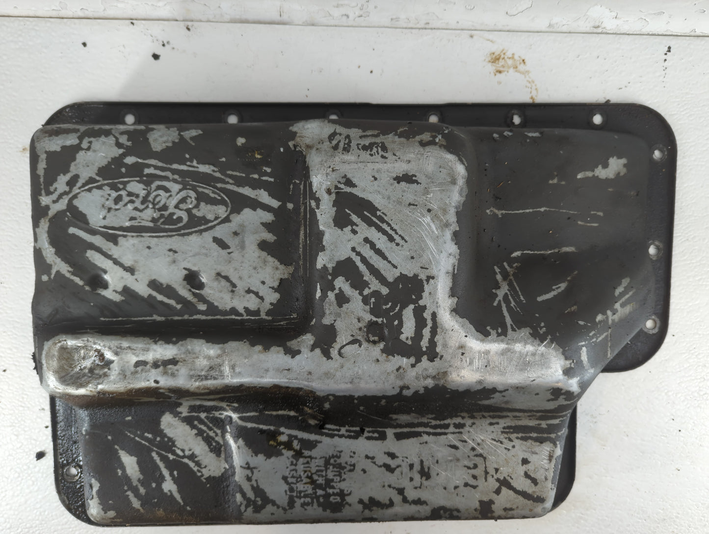 2002 Ford Expedition Engine Oil Pan Fits Fits 1999 2000 2001 2003 2004 OEM Used Auto Parts - Oemusedautoparts1.com