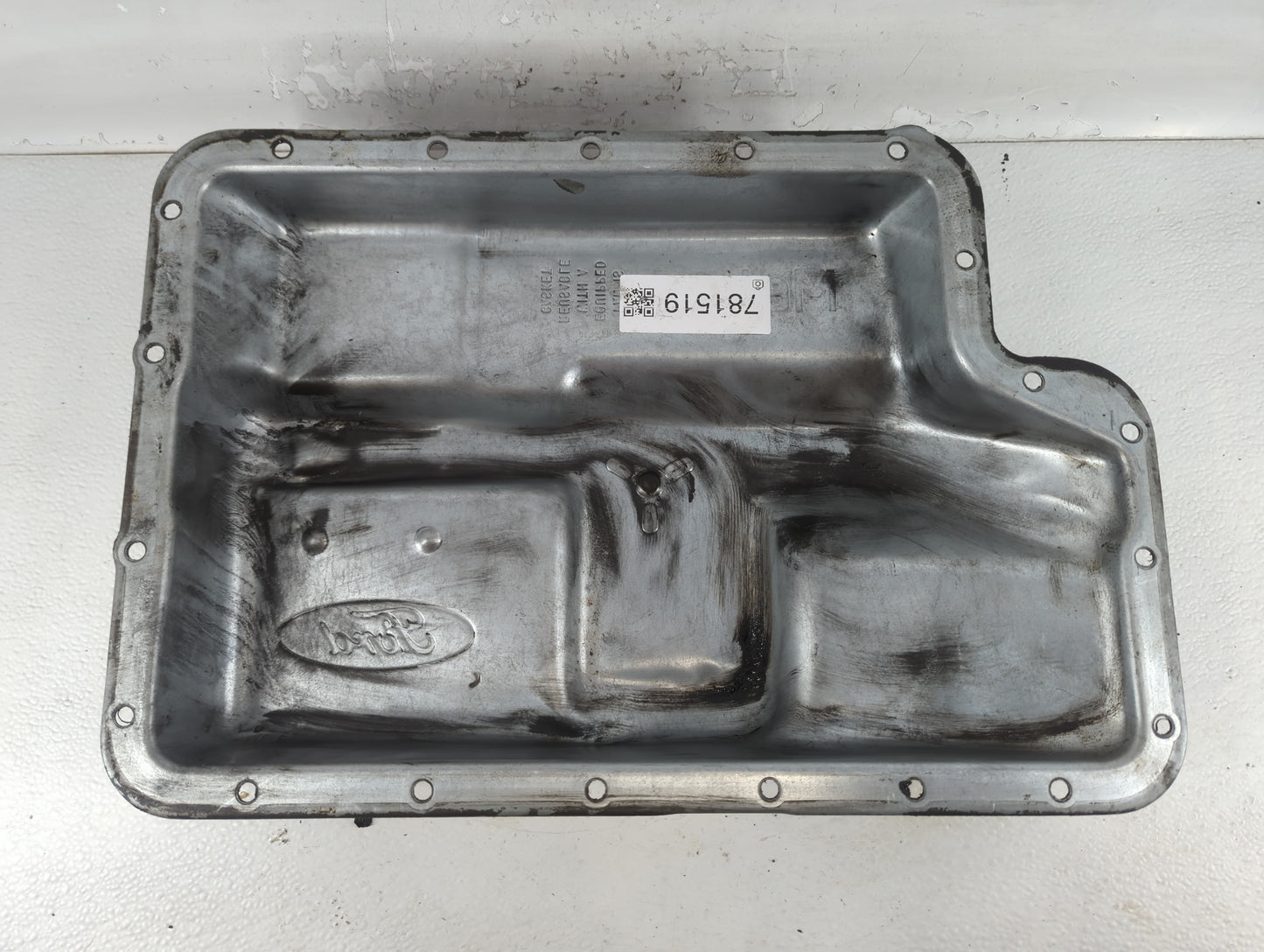 2002 Ford Expedition Engine Oil Pan Fits Fits 1999 2000 2001 2003 2004 OEM Used Auto Parts - Oemusedautoparts1.com