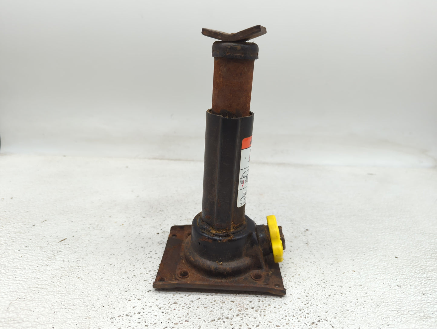 2001 Ford Expedition Spare Scissor Car Jack - Oemusedautoparts1.com