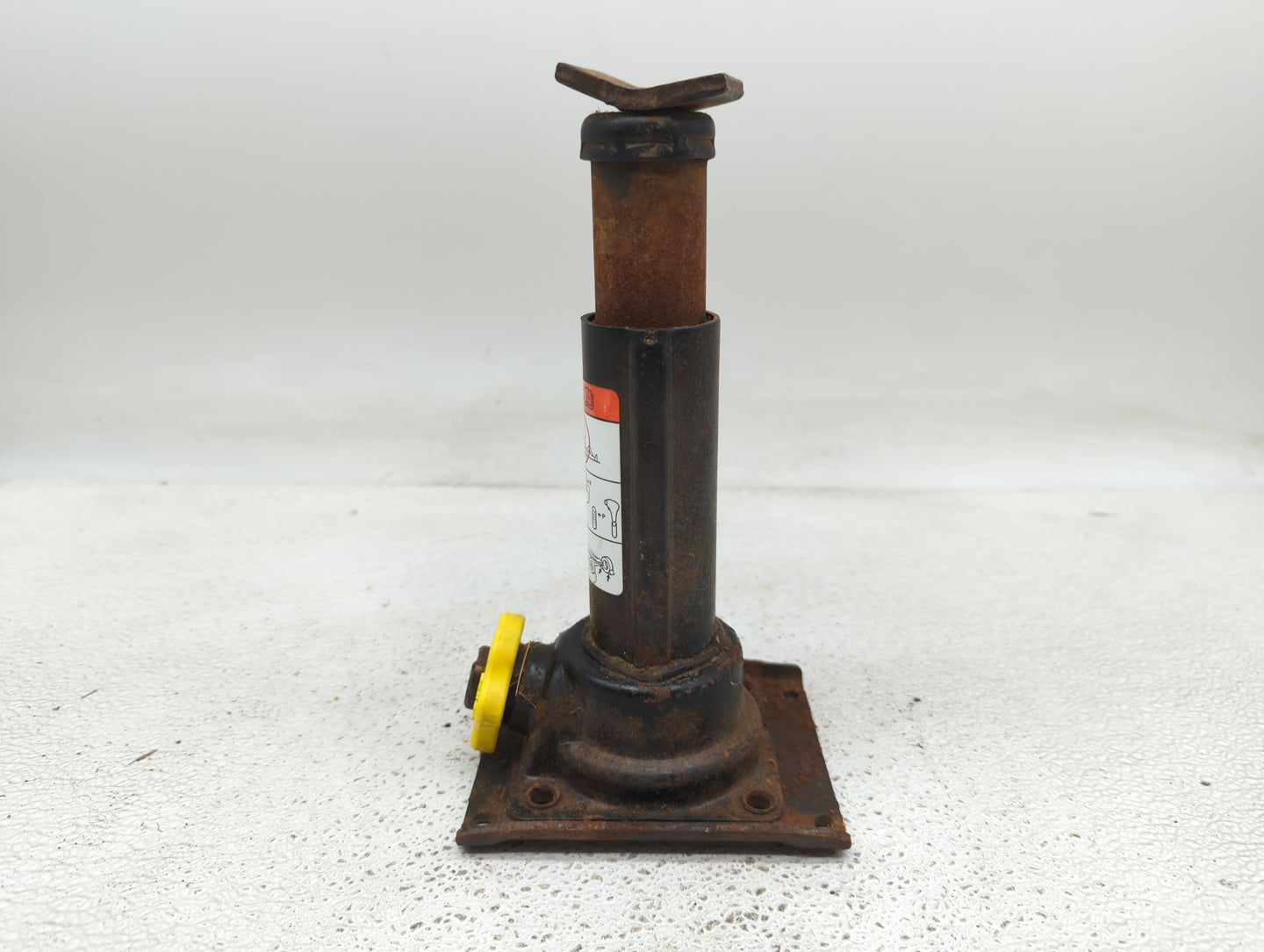 2001 Ford Expedition Spare Scissor Car Jack - Oemusedautoparts1.com