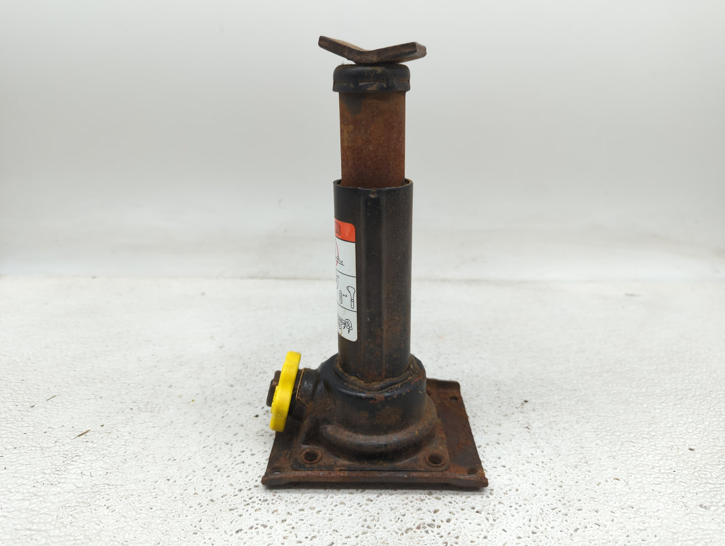 2001 Ford Expedition Spare Scissor Car Jack - Oemusedautoparts1.com
