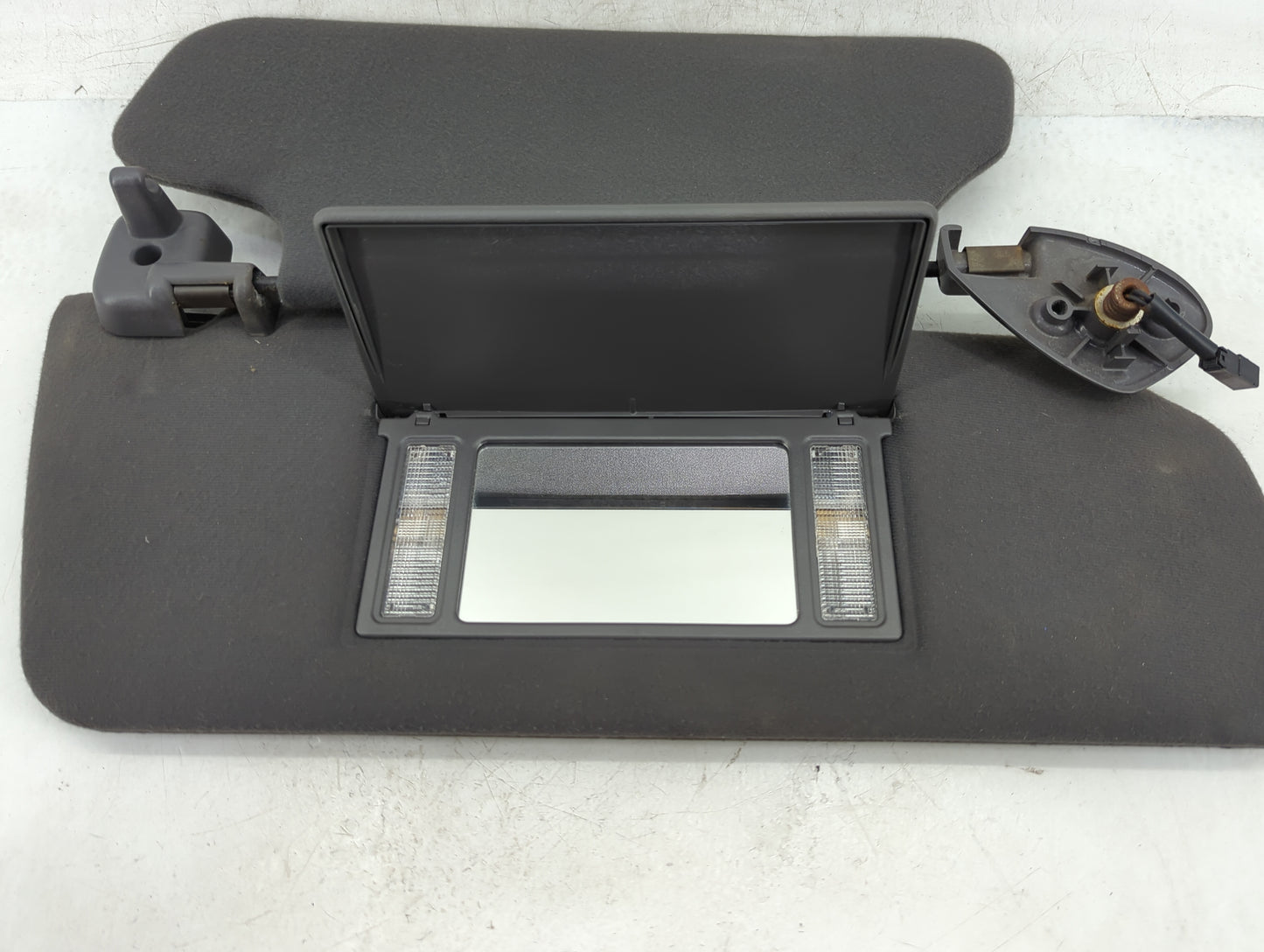2001 Ford Expedition Sun Visor Shade Replacement Passenger Right Mirror Fits OEM Used Auto Parts - Oemusedautoparts1.com
