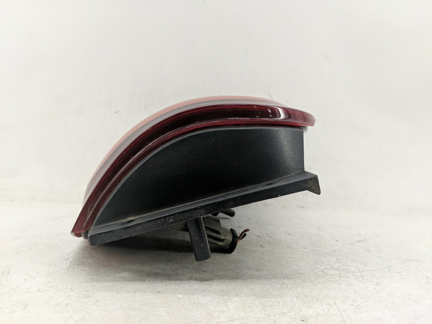 2001-2003 Ford Explorer Tail Light Assembly Passenger Right OEM P/N:44ZH-1202 Fits Fits 2001 2002 2003 OEM Used Auto Parts -