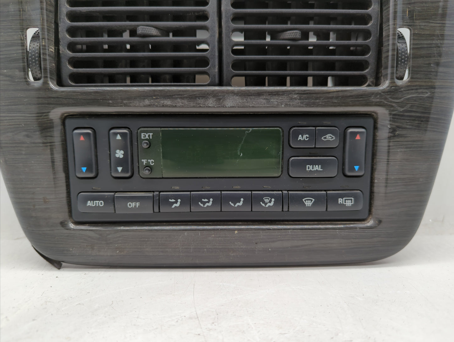 1998-2001 Ford Explorer Radio Control Panel - Oemusedautoparts1.com
