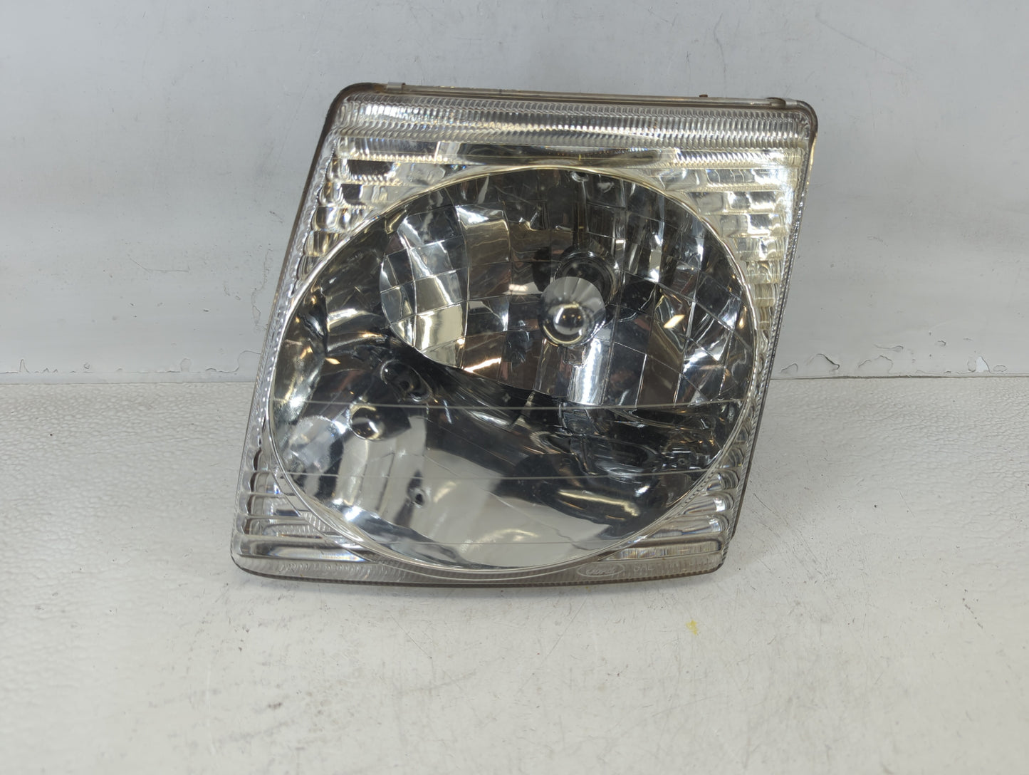 Ford Explorer Driver Left Oem Head Light Headlight Lamp - Oemusedautoparts1.com