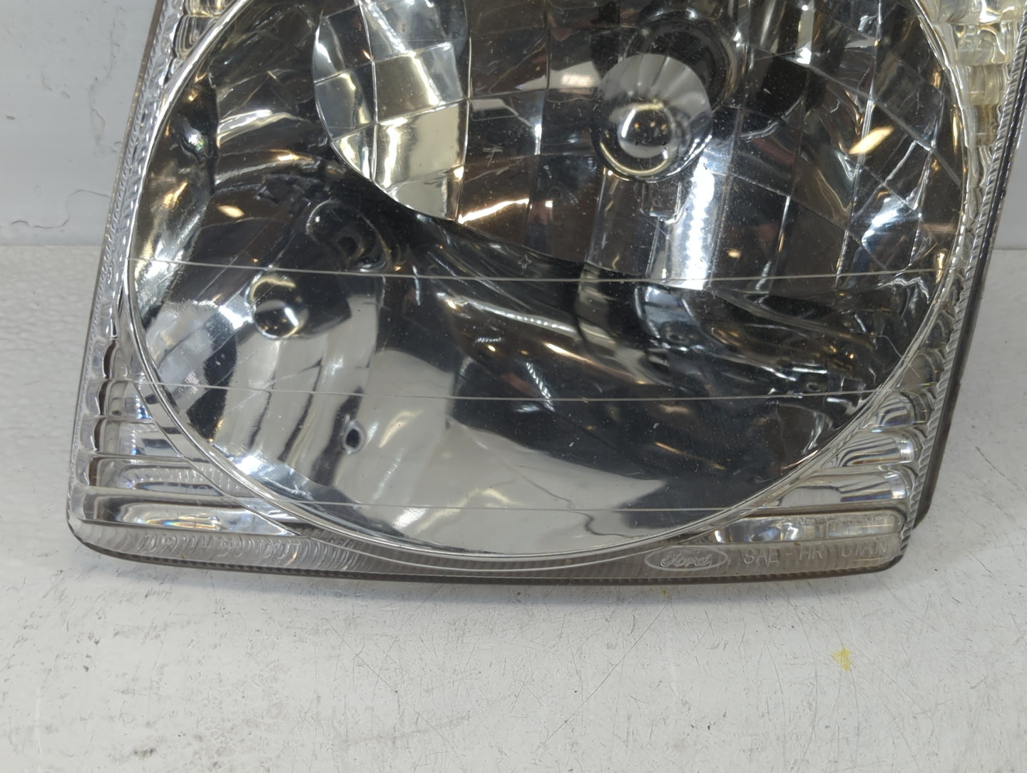 Ford Explorer Driver Left Oem Head Light Headlight Lamp - Oemusedautoparts1.com