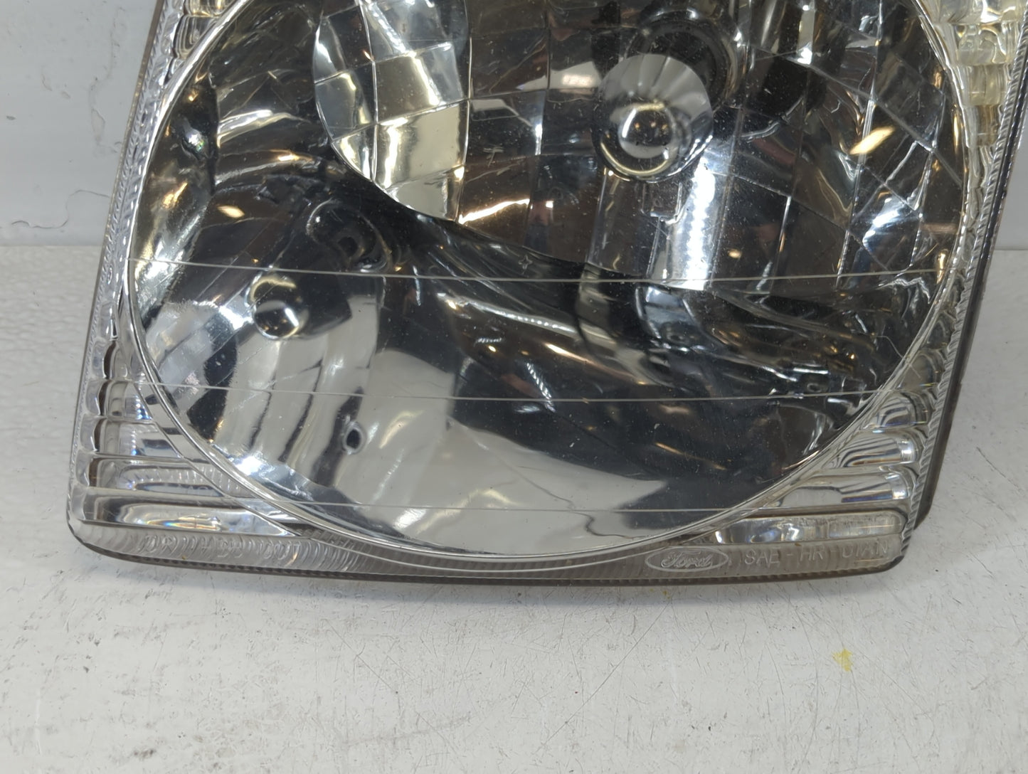 Ford Explorer Driver Left Oem Head Light Headlight Lamp - Oemusedautoparts1.com