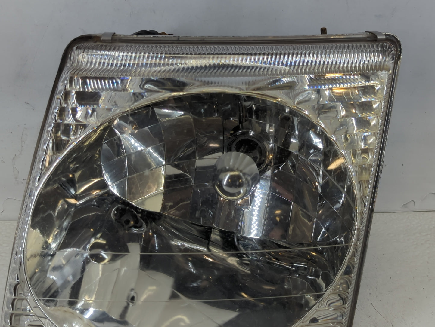 Ford Explorer Driver Left Oem Head Light Headlight Lamp - Oemusedautoparts1.com