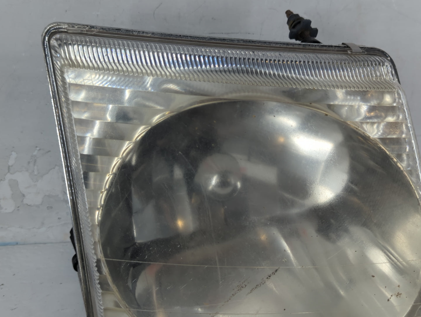 Ford Explorer Passenger Right Oem Head Light Headlight Lamp - Oemusedautoparts1.com
