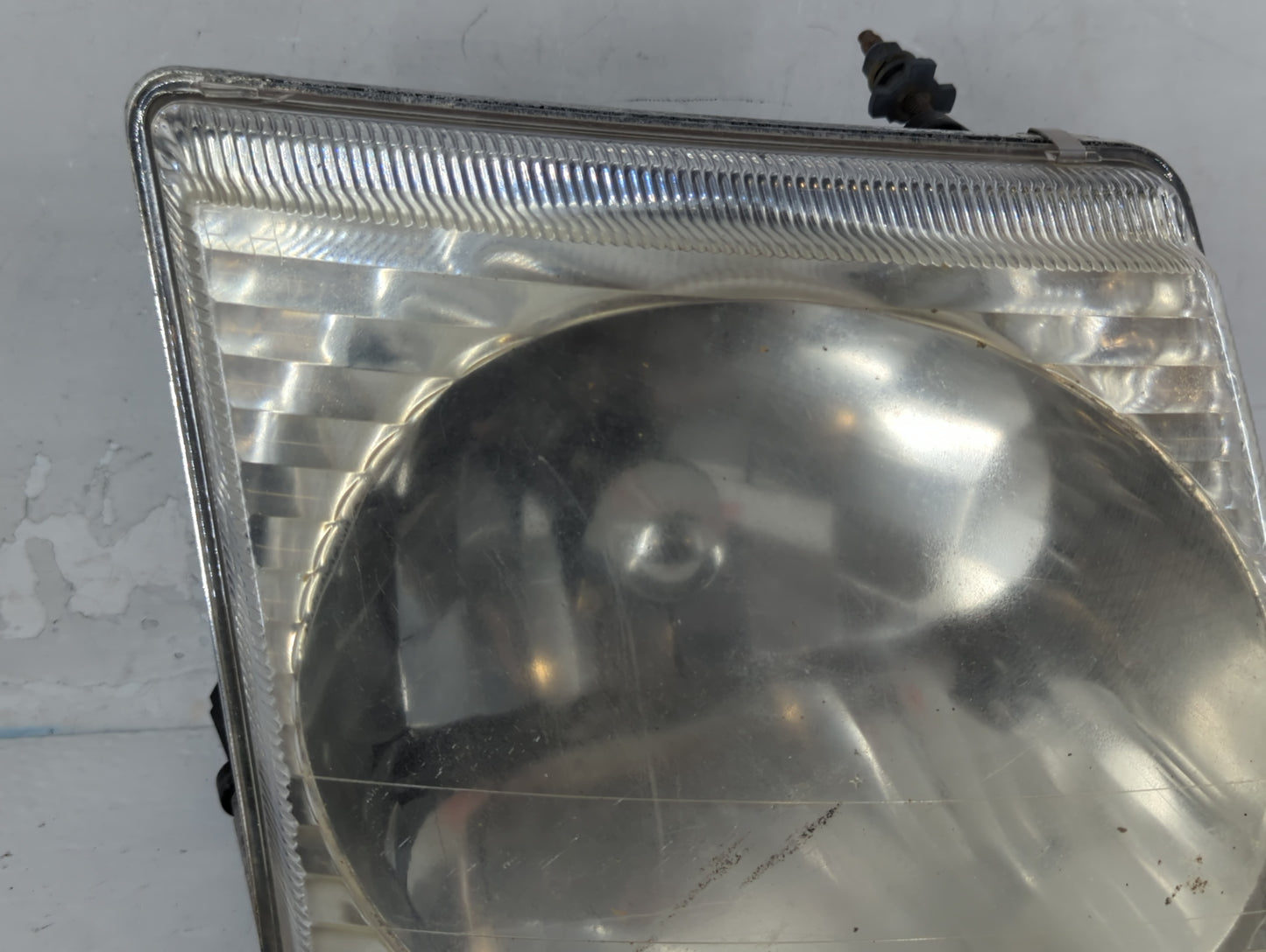 Ford Explorer Passenger Right Oem Head Light Headlight Lamp - Oemusedautoparts1.com