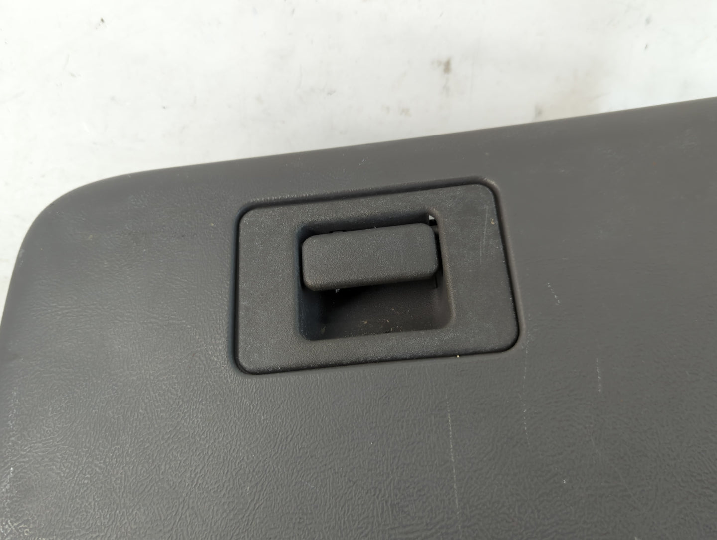 2001 Ford Explorer Passenger Glove Box Door Storage Compartment - Oemusedautoparts1.com