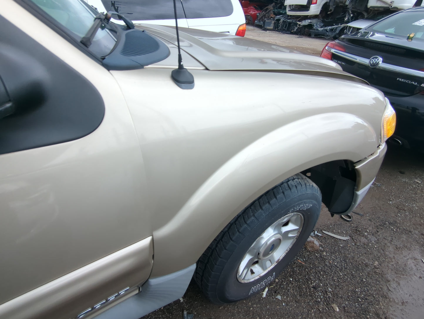 2001-2005 Ford Explorer Sport Trac Passenger Fender - Oemusedautoparts1.com