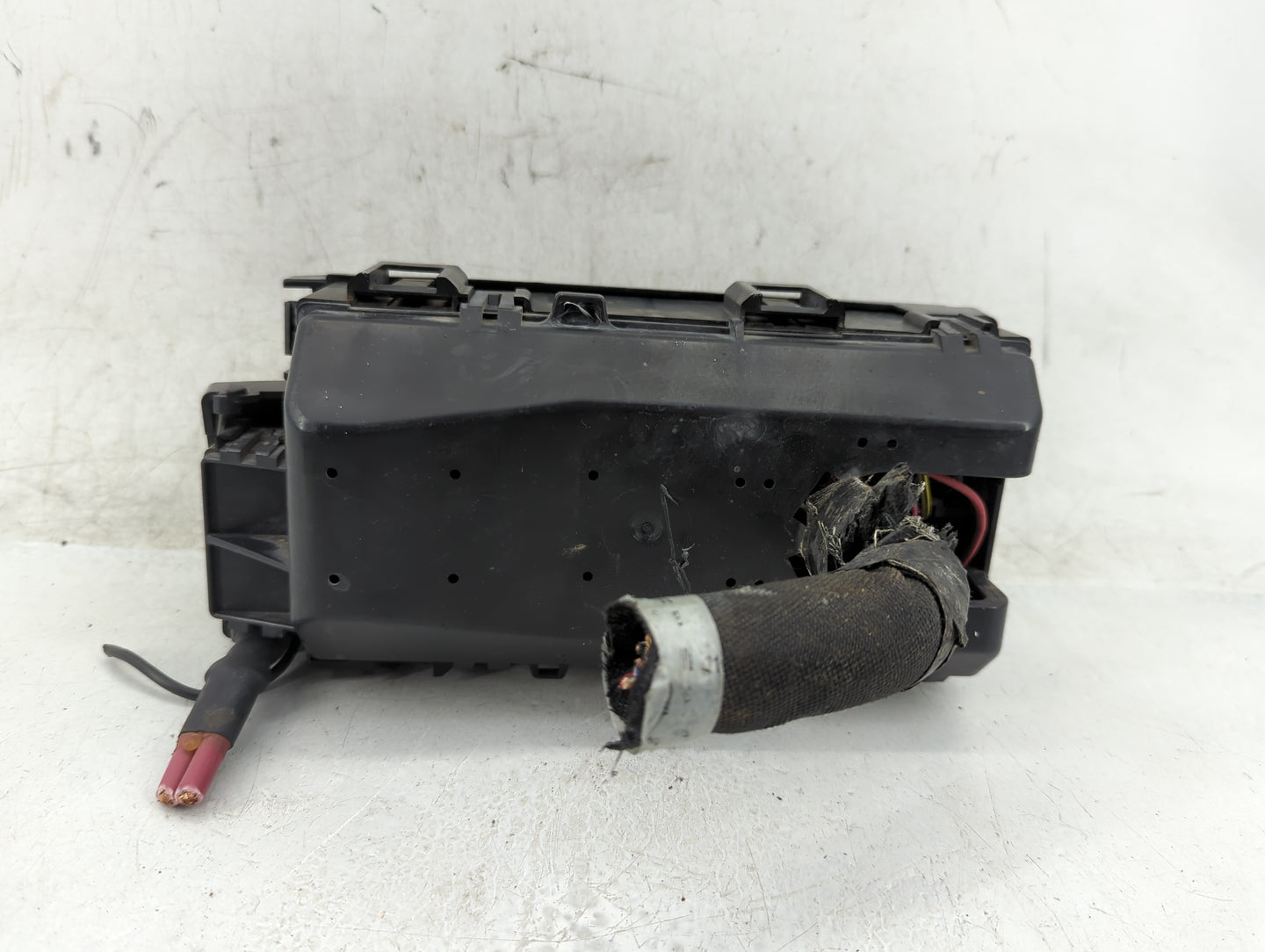 2001 Ford Explorer Sport Trac Fusebox Fuse Box Panel Relay Module Fits Fits 2000 OEM Used Auto Parts - Oemusedautoparts1.com