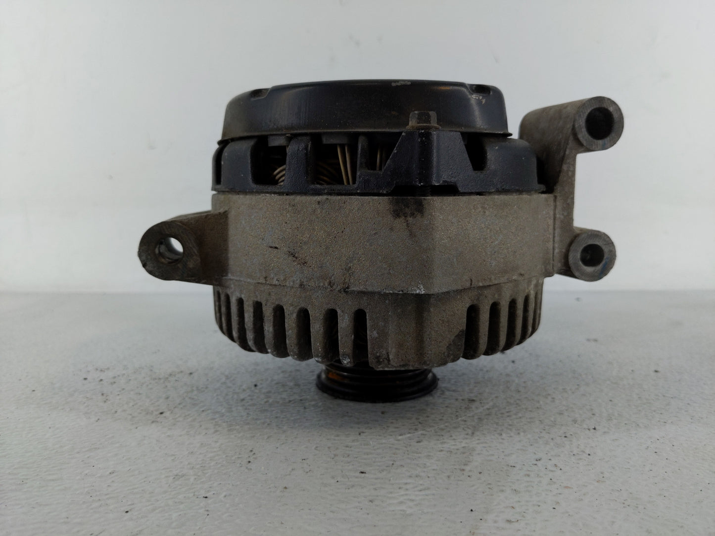 2001-2004 Ford Explorer Sport Trac Alternator Replacement Generator Charging Assembly Engine OEM Fits Fits 2001 2002 2003 20