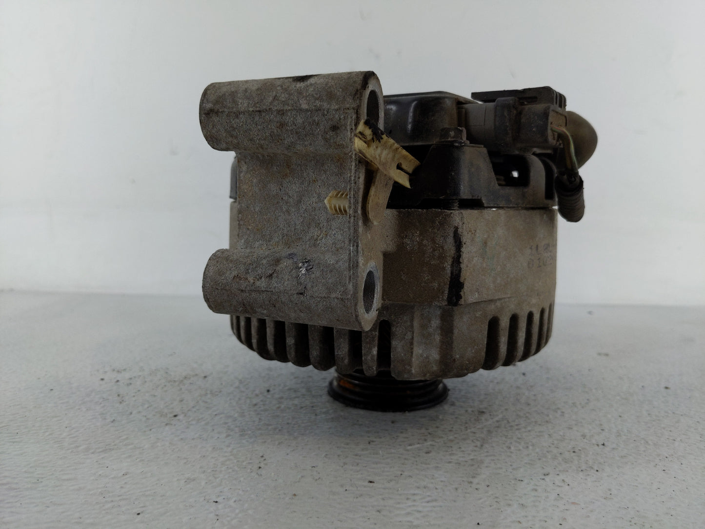 2001-2004 Ford Explorer Sport Trac Alternator Replacement Generator Charging Assembly Engine OEM Fits Fits 2001 2002 2003 20
