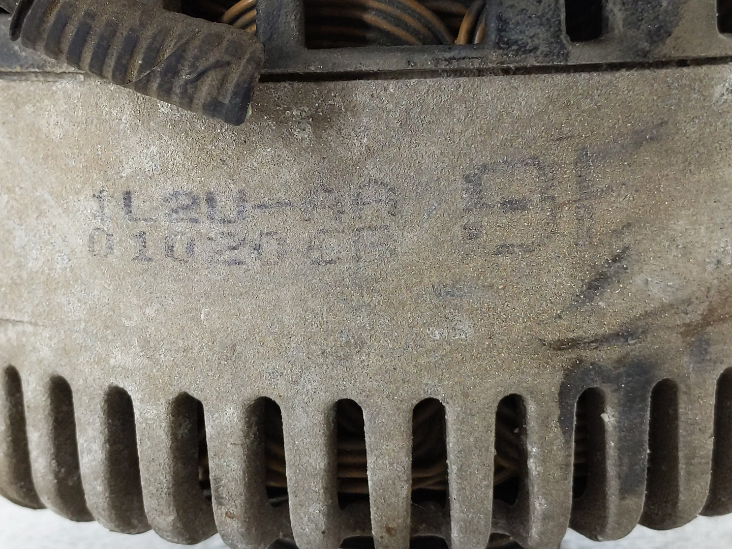 2001-2004 Ford Explorer Sport Trac Alternator Replacement Generator Charging Assembly Engine OEM Fits Fits 2001 2002 2003 20