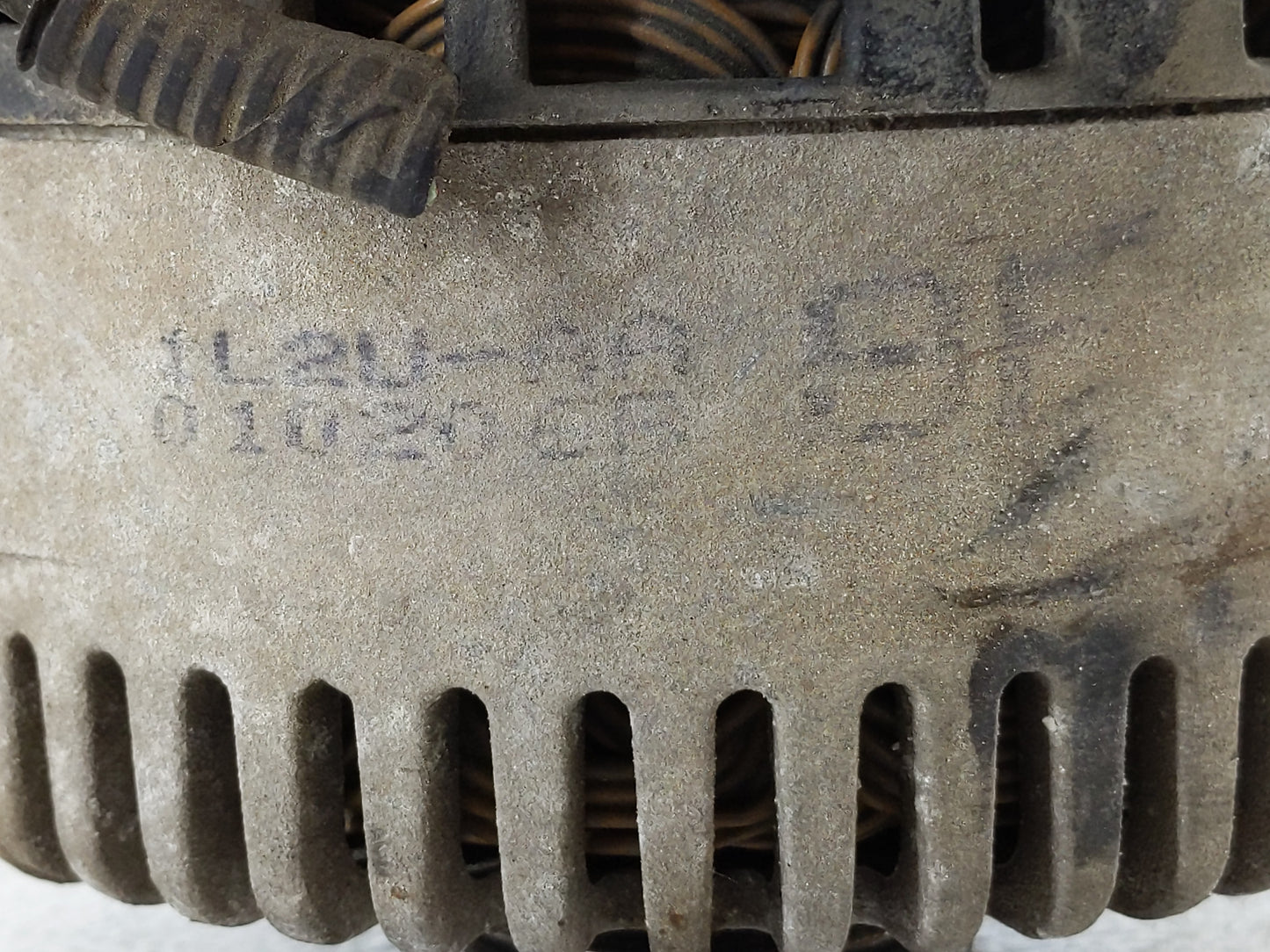 2001-2004 Ford Explorer Sport Trac Alternator Replacement Generator Charging Assembly Engine OEM Fits Fits 2001 2002 2003 20