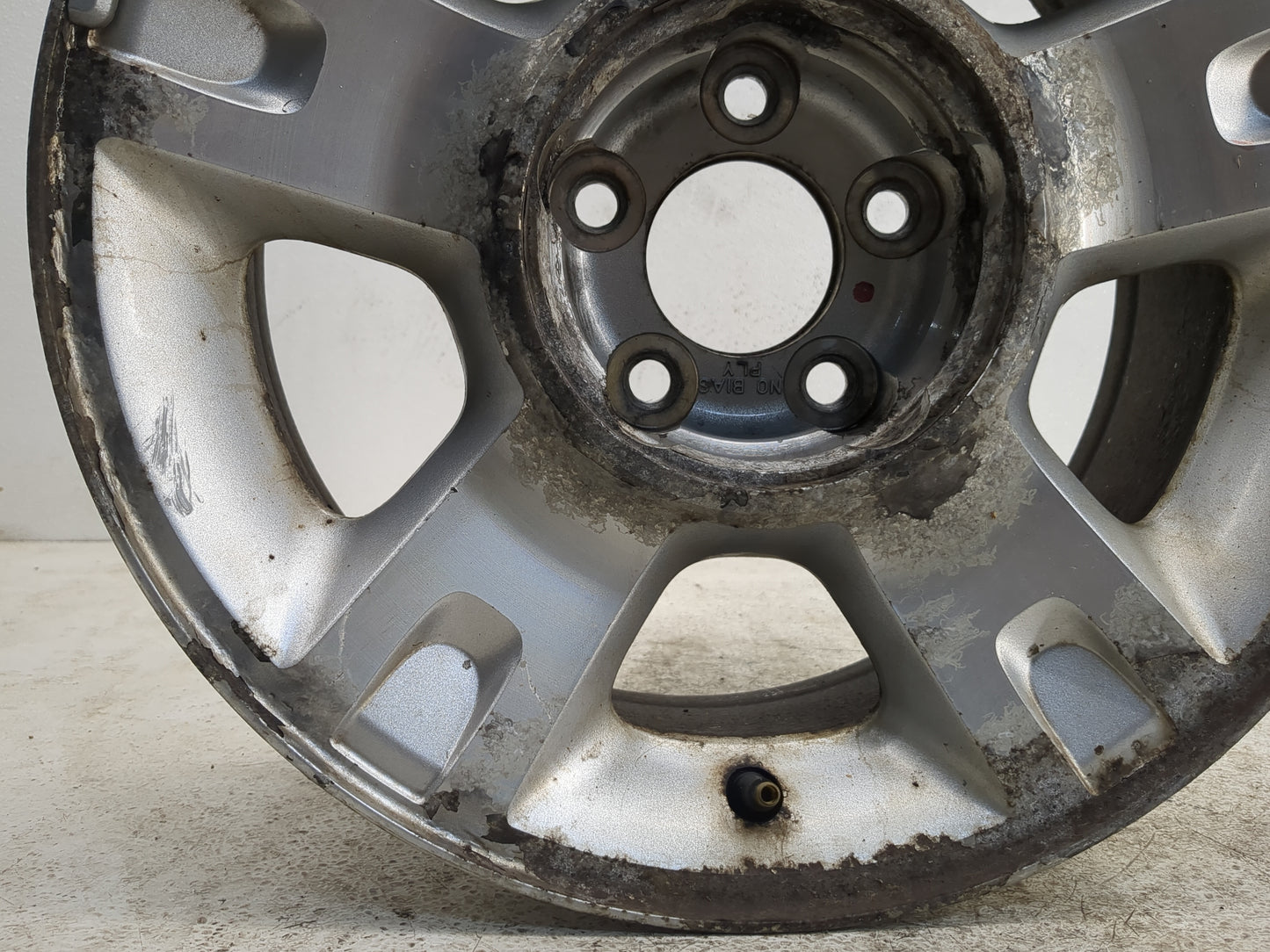 2001-2005 Ford Explorer Sport Trac Oem Wheel Rim 1120439 - Oemusedautoparts1.com
