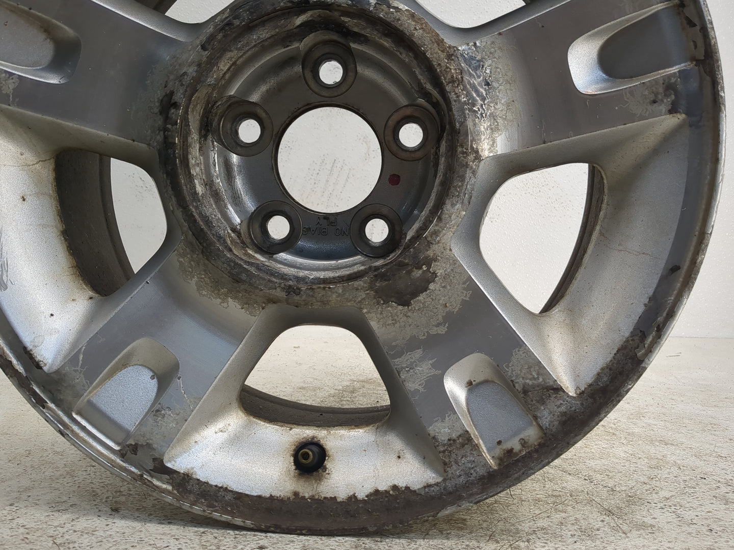2001-2005 Ford Explorer Sport Trac Oem Wheel Rim 1120439 - Oemusedautoparts1.com