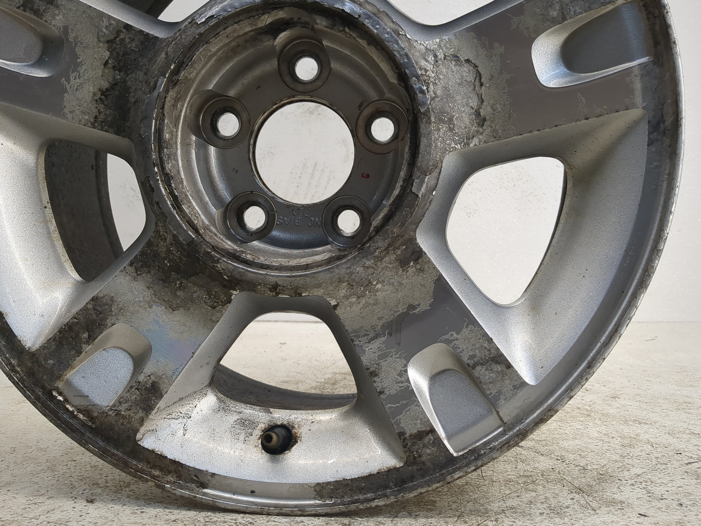 2001-2005 Ford Explorer Sport Trac Oem Wheel Rim 1120440 - Oemusedautoparts1.com