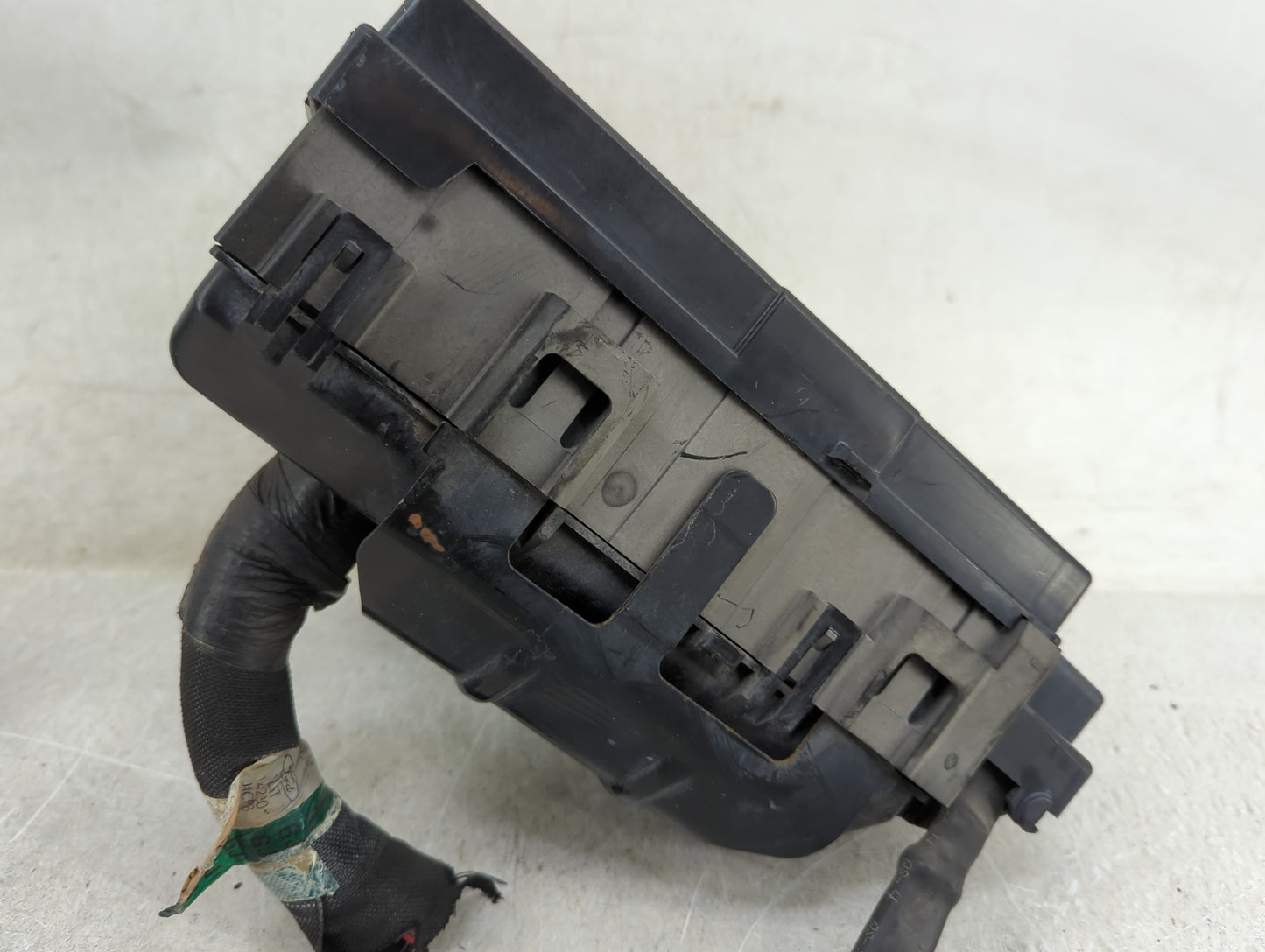 2001 Ford Explorer Sport Trac Fusebox Fuse Box Panel Relay Module Fits Fits 2000 OEM Used Auto Parts - Oemusedautoparts1.com