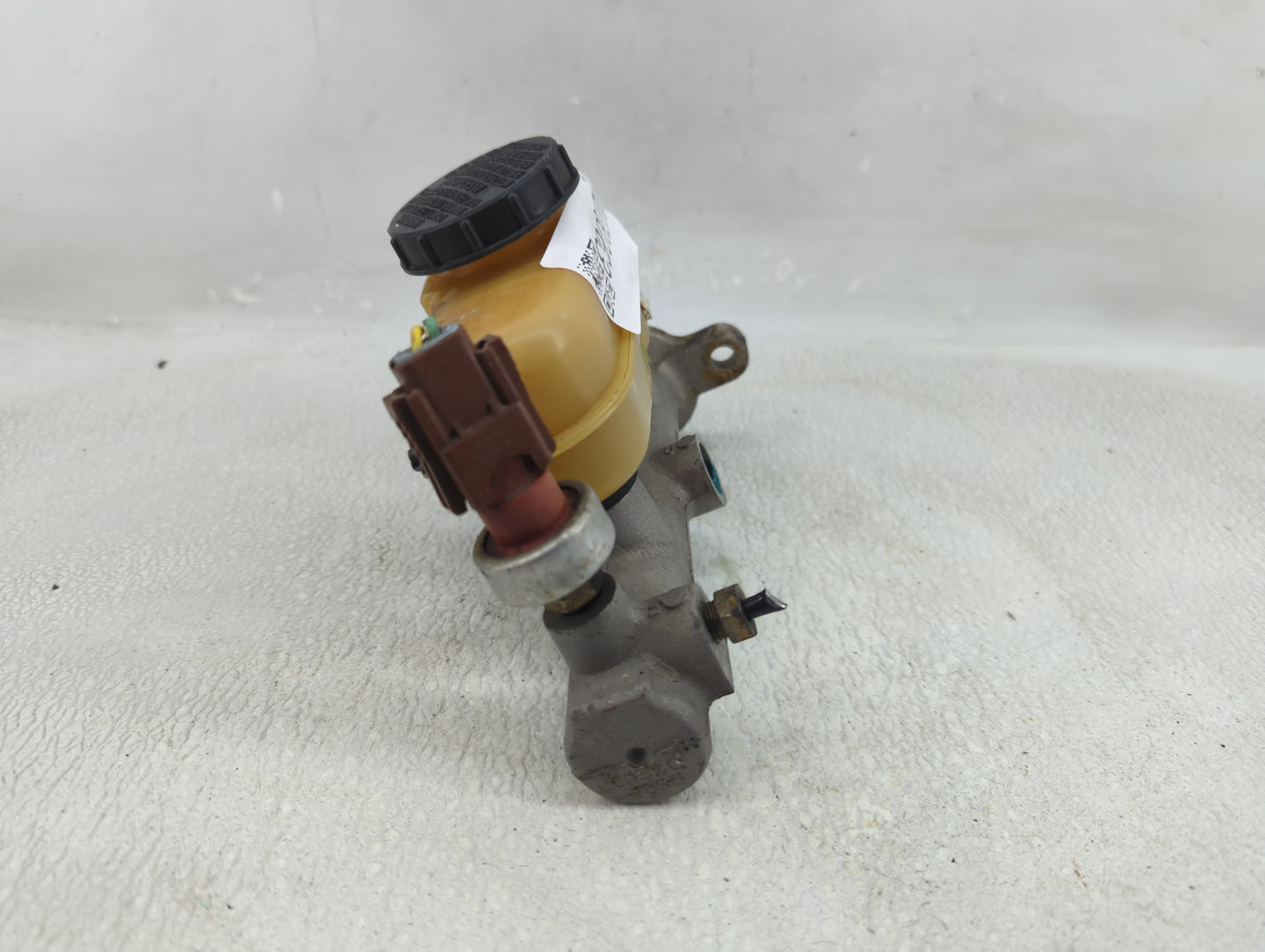 2001-2003 Ford Explorer Sport Trac Brake Master Cylinder - Oemusedautoparts1.com