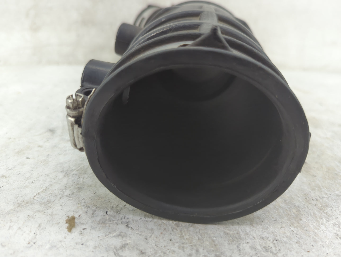 2001 Ford Explorer Sport Trac Air Cleaner Intake Duct Hose Tube - Oemusedautoparts1.com