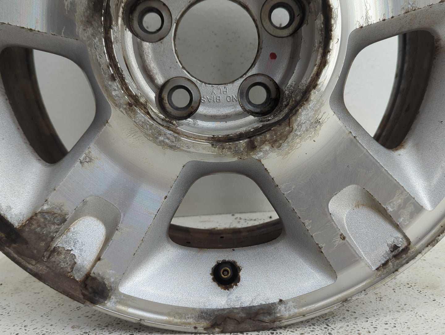 2001-2005 Ford Explorer Sport Trac Oem Wheel Rim 883624 - Oemusedautoparts1.com