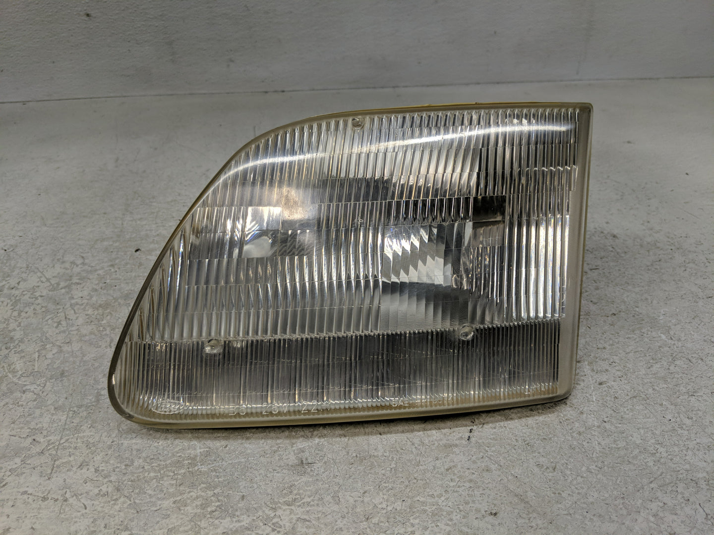 1997-2003 Ford F-150 Driver Left Oem Head Light Headlight Lamp - Oemusedautoparts1.com