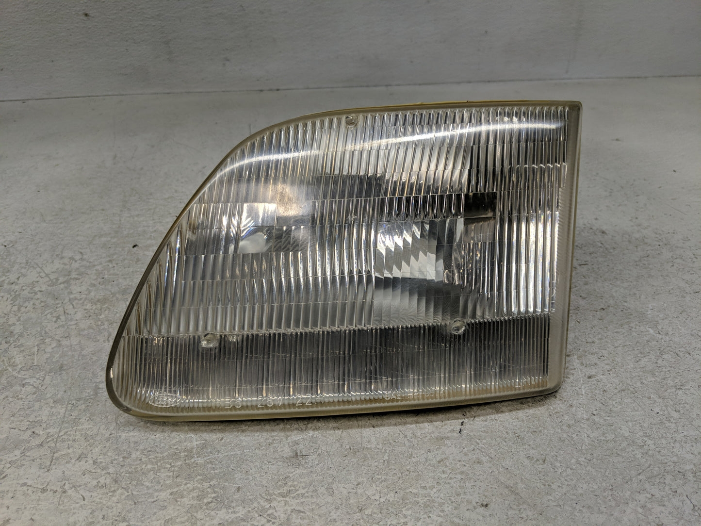 1997-2003 Ford F-150 Driver Left Oem Head Light Headlight Lamp - Oemusedautoparts1.com