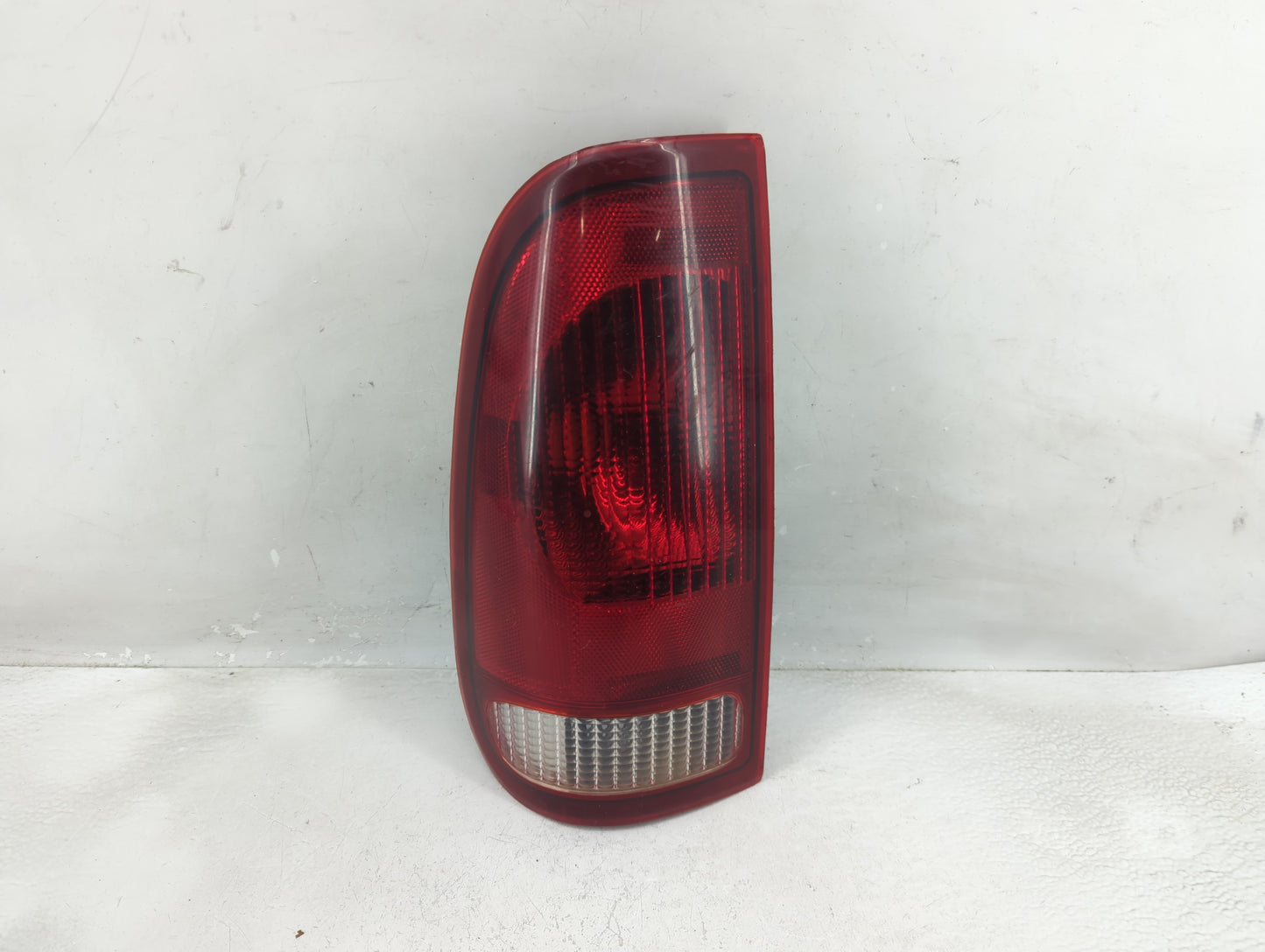 2000-2004 Ford F-150 Tail Light Assembly Driver Left OEM P/N:F85B-13B505-C Fits Fits 2000 2001 2002 2003 2004 OEM Used Auto 