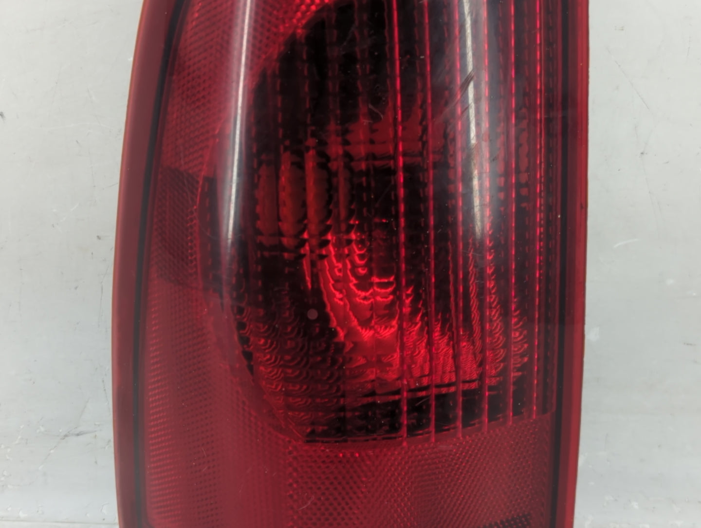 2000-2004 Ford F-150 Tail Light Assembly Driver Left OEM P/N:F85B-13B505-C Fits Fits 2000 2001 2002 2003 2004 OEM Used Auto 