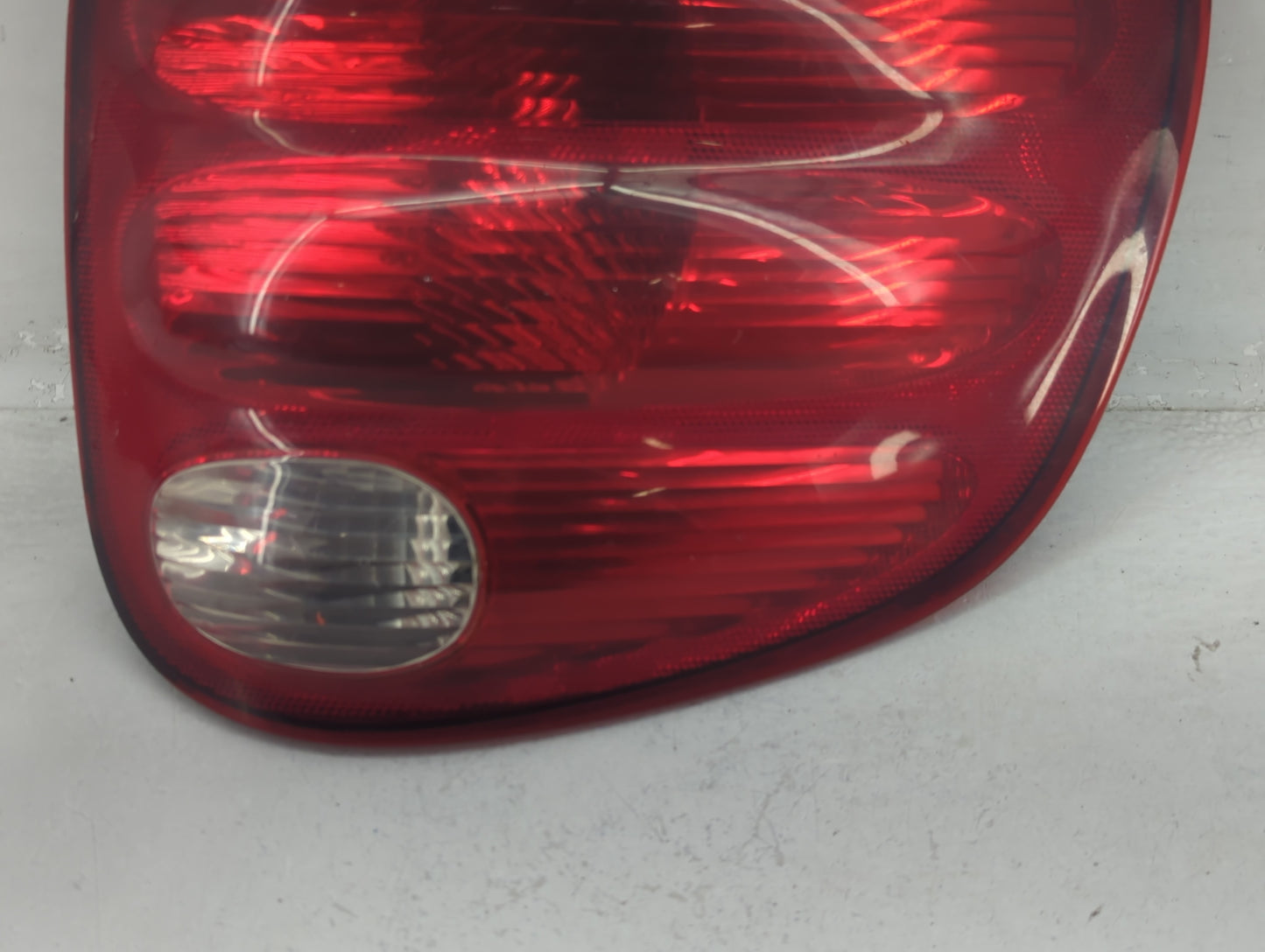 2000-2004 Ford F-150 Tail Light Assembly Driver Left OEM P/N:YL3X-13B504-A 44ZH-1499A Fits Fits 2000 2001 2002 2003 2004 OEM